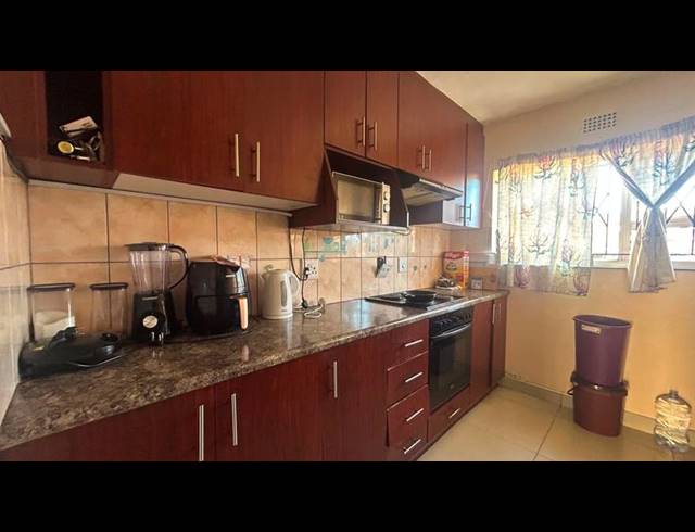 3 BEDROOM APARTMENT FOR SALE IN BRACKENHAM